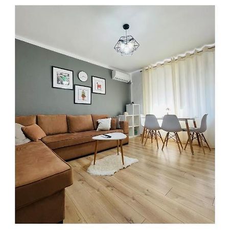 Luel Central Apartament Tirana Exteriör bild